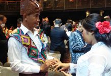 Diteguhkan Dalam Nikah Massal, 40 Warga NTT di Surabaya Kini Punya Akte Nikah